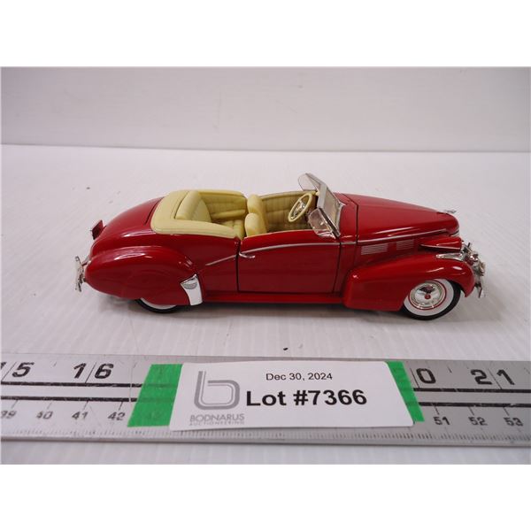 1940 Cadillac Series 62 Sedan Convertible - Die Cast 1/32 Scale