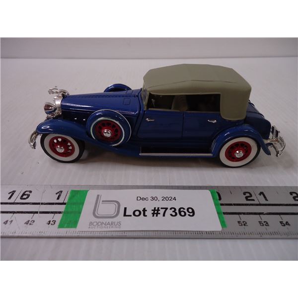 1932 Chrysler LeBaron - Die Cast 1/32 Scale