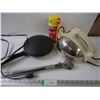 Image 1 : Electric Kettle and Crepe Maker(untested),Metal Skewers and can of Gap Filler