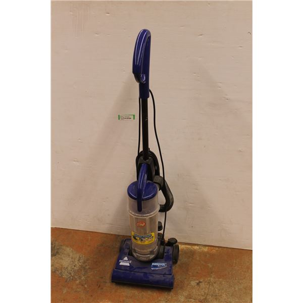 * Bissel Vacuum Cleaner - Powers On, As Is