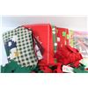 Image 3 : Christmas Napkin Ties, Stikees Magazines and Gift Bags
