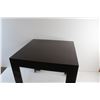 Image 2 : *Plastic End Table 16'' x 16''