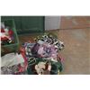Image 3 : Rubbermaid Tote with Lid, Christmas Ornaments, Wraps and Gift Bags