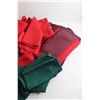 Image 4 : Christmas Table Cloths and Napkins