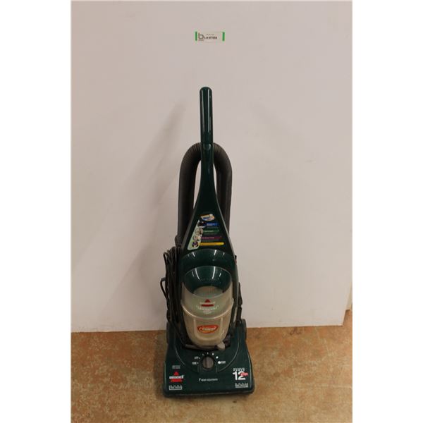 *Bissel Cleanveiw II Bagless Vacuum Cleaner- Powers On