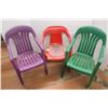 Image 5 : **(3) Plastic Lounge Chairs