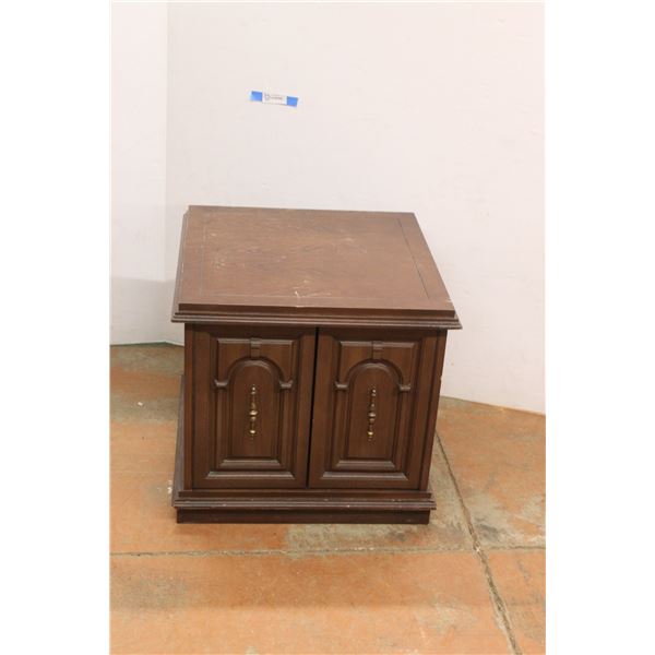 **Wooden End Table 22''x 23'' x 23''