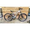 Image 1 : KONA MANOMANO 24 SPEED BIKE *SEAT ISSUES*