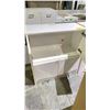 Image 2 : 4 WHITE FINISHED UPPER CABINETS