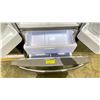 Image 3 : SAMSUNG STAINLESS STEEL FRENCH DOOR FRIDGE WITH ROLLOUT FREEZER 32"W