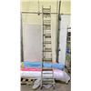 Image 2 : 10' ALUMINUM EXTENSION LADDER
