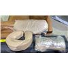 Image 7 : MASTER MASSAGE TABLE WITH ACCESSORIES: ATTACHABLE ARMS, EAR, NECK AND LEGS PILLOW