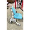 Image 2 : ROLLING ADJUSTABLE CHAIR