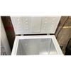 Image 2 : ARCTIC KING CHEST FREEZER