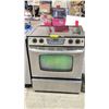 Image 1 : AMANA STAINLESS STEEL ELECTRIC STOVE WITH CONVECTION OVEN
