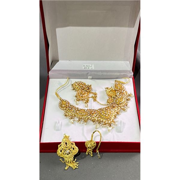 GOLD PLATED FASHION PENDANT RETAIL $180 AND GOLD PLATED FASHION SET RETAIL $650