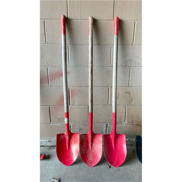 3 RED WOOD HANDLE METAL SPADE SHOVELS