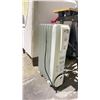 Image 1 : DELONGHI PORTABLE RADIATOR HEATER