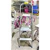Image 2 : 4' ALUMINUM STEP LADDER