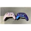 Image 2 : 2 XBOX CONTROLLERS (UNKNOWN WORKING CONDITION, MAY BE MISSING PIECES)