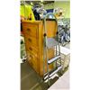 Image 2 : 5 DRAWER DRESSER & STEP LADDER