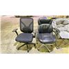 Image 3 : 2 ROLLING OFFICE CHAIRS & PADDED CAMPING CHAIR