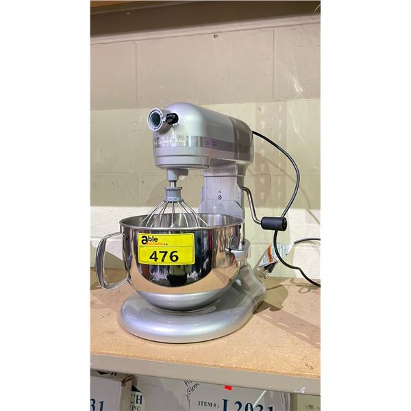 KITCHENAID STAND MIXER WITH WHISK ATTACHMENT