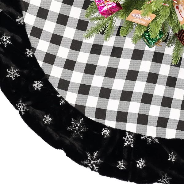 BRAND NEW SAVITA CHRISTMAS BUFFALO PLAID TREE