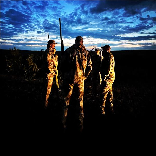 Alberta Waterfowl hunt for 2 people.