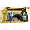Image 2 : VINTAGE SINGER SEWING MACHINE TABLE