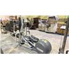 Image 1 : PRECOR EFX 5761 ELLIPTICAL TRAINER