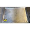 Image 2 : 2 TIER STAINLESS STEEL KITCHEN PREP TABLE