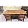 Image 2 : ANTIQUE TIGER OAK DOUBLE PEDESTAL DESK