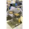 Image 1 : 5 PATIO CHAIRS