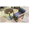 Image 2 : ROUND TABLE AND CUSHION CHAIR
