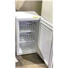 Image 2 : KOOLATRON MINI FRIDGE *PARTS AND REPAIR*