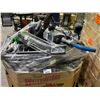 Image 2 : PALLET OF ASSORTED VACUUMS (UNKNOWN WORKING CONDITION, MAY BE MISSING PARTS & PIECES)