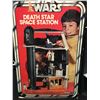 Image 2 : COMPLETE IN BOX VINTAGE KENNER STAR WARS DEATH STAR (ORIGINAL FOAM INCLUDED)