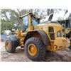 Image 4 : 2016 Volvo Articulating Wheel Loader w/Forks