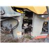 Image 7 : 2004 Komatsu WA320-5L Articulating Loader w/Forks