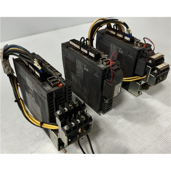 (3) Mitsubishi #MR-J4-20B-RJ020 AC Servo Drive
