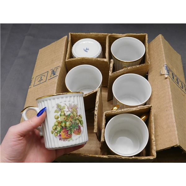 Czechoslovakia Set of 6 Porcelain Coffee Cups w Original Box