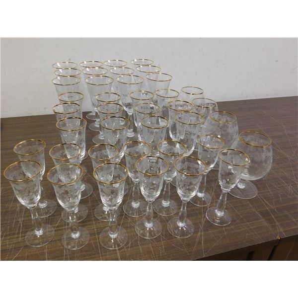 40pcs Gold Rim Clear Floral Pattern Glassware Bar Ware Crystal Stem Ware Unmarked