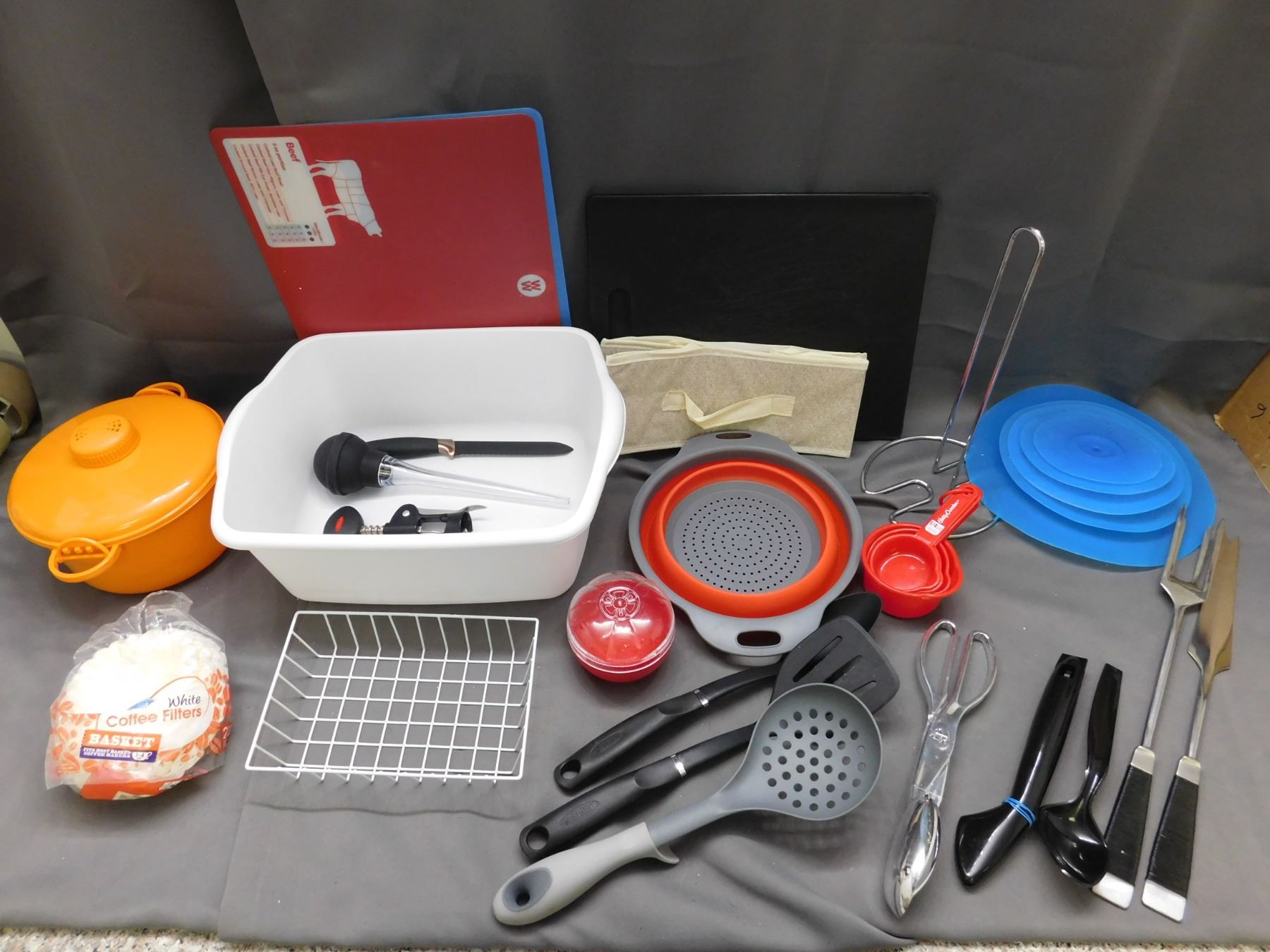 Bundle of Assorted Kitchen Items