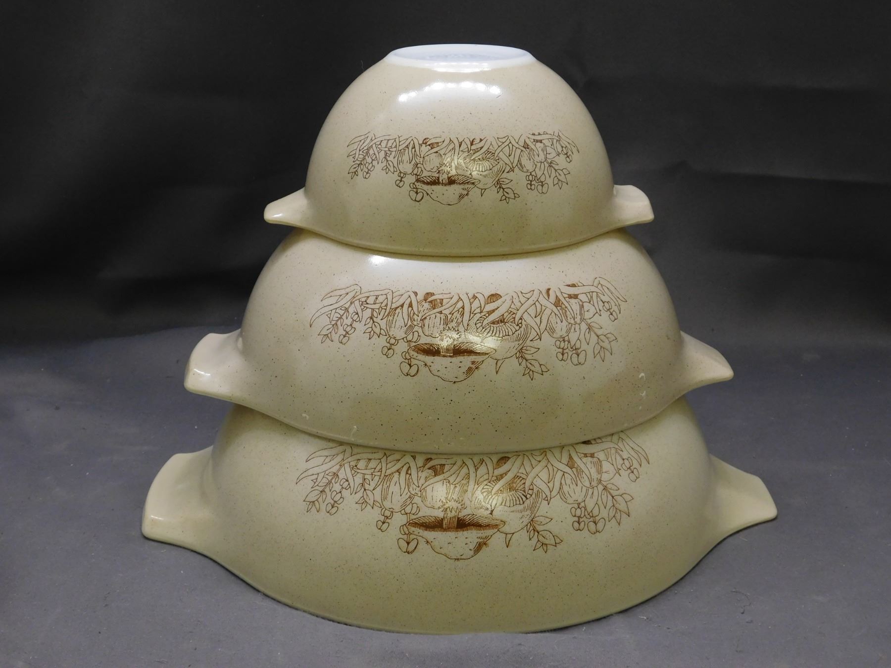 Vintage Pyrex Lot of 3 Cinderella Mixing Bowls 