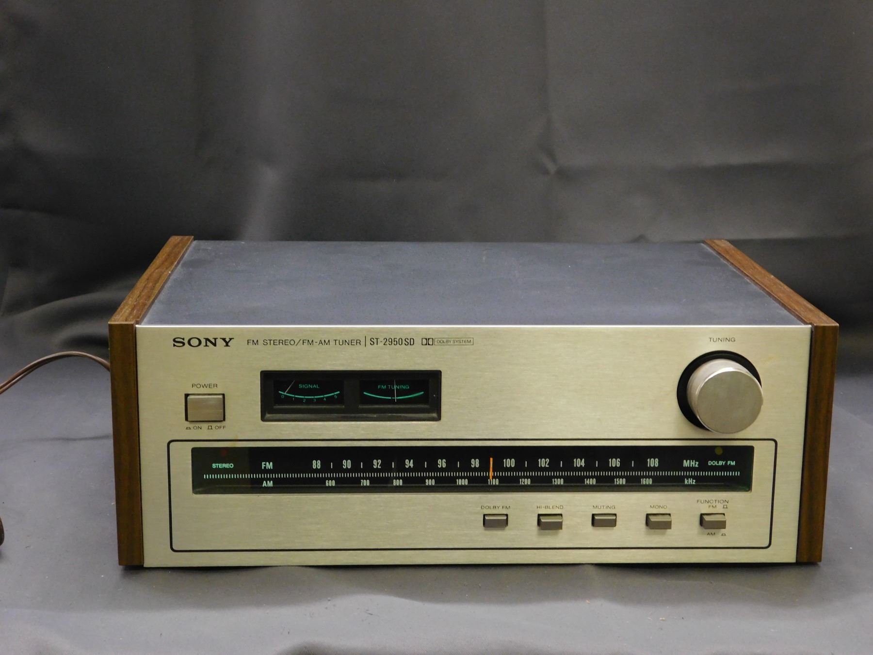 SONY FM Stereo FM-AM Tuner ST2950 SD