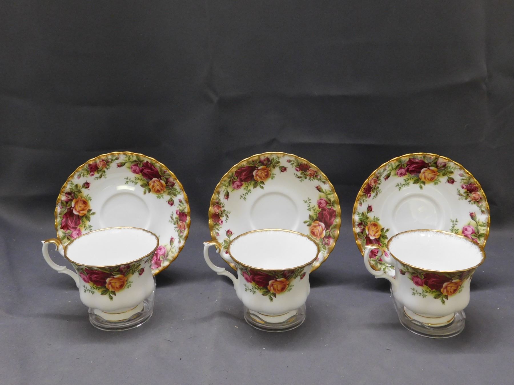 Lot of 3 Royal Albert Old Country Roses Tea Cups and Saucers