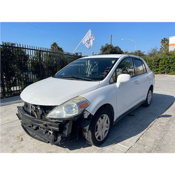 NISS VERSA 2011 APP  DUP/T-DON