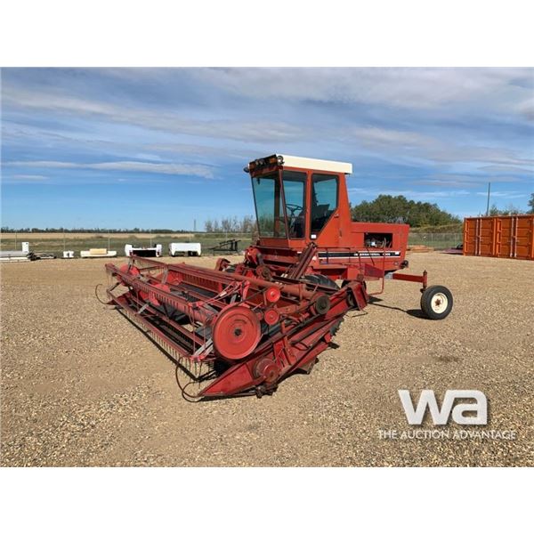 IHC 4000 19 FT. SWATHER