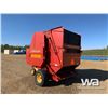 Image 4 : 2001 NEW HOLLAND 688 ROUND BALER